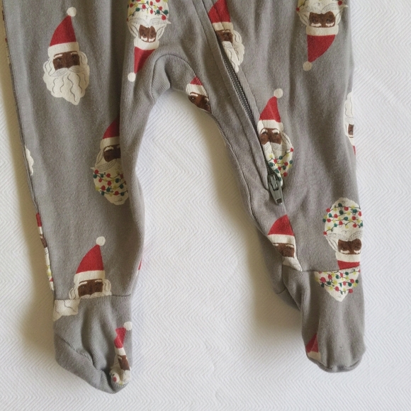 old navy christmas santa 2-way zipper footie sleeper pajamas with mitts 6 months - Picture 3 of 7
